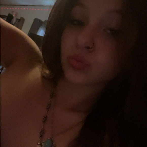 Meet your Posher, Addyson rylee - Picture 3 of 3